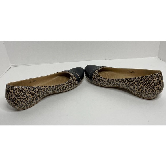 Crocs Cap Toe Leopard Print Flats Women’s Size 7 Slip On Shoes Lightweight *FLAW - Picture 4 of 9